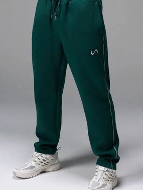 NWT GTS TWILL TECH JOGGER